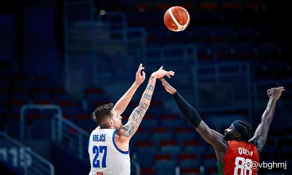 老鹰队遭遇主场连败,球队状态低迷 老鹰队遭遇主场连败,球队状态低迷