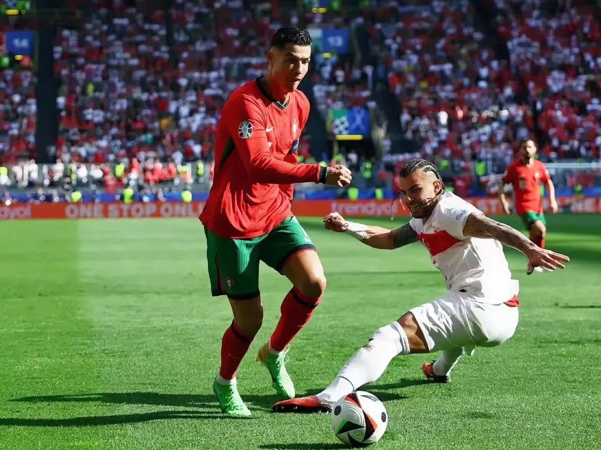 卡塔尔队逼平比利时队,斩获欧洲杯亚军 卡塔尔队逼平比利时队,斩获欧洲杯亚军