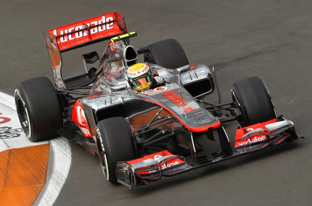 雷诺车队力克索伯车队,汉密尔顿扛起全队的简单介绍 雷诺车队力克索伯车队,汉密尔顿扛起全队的简单介绍