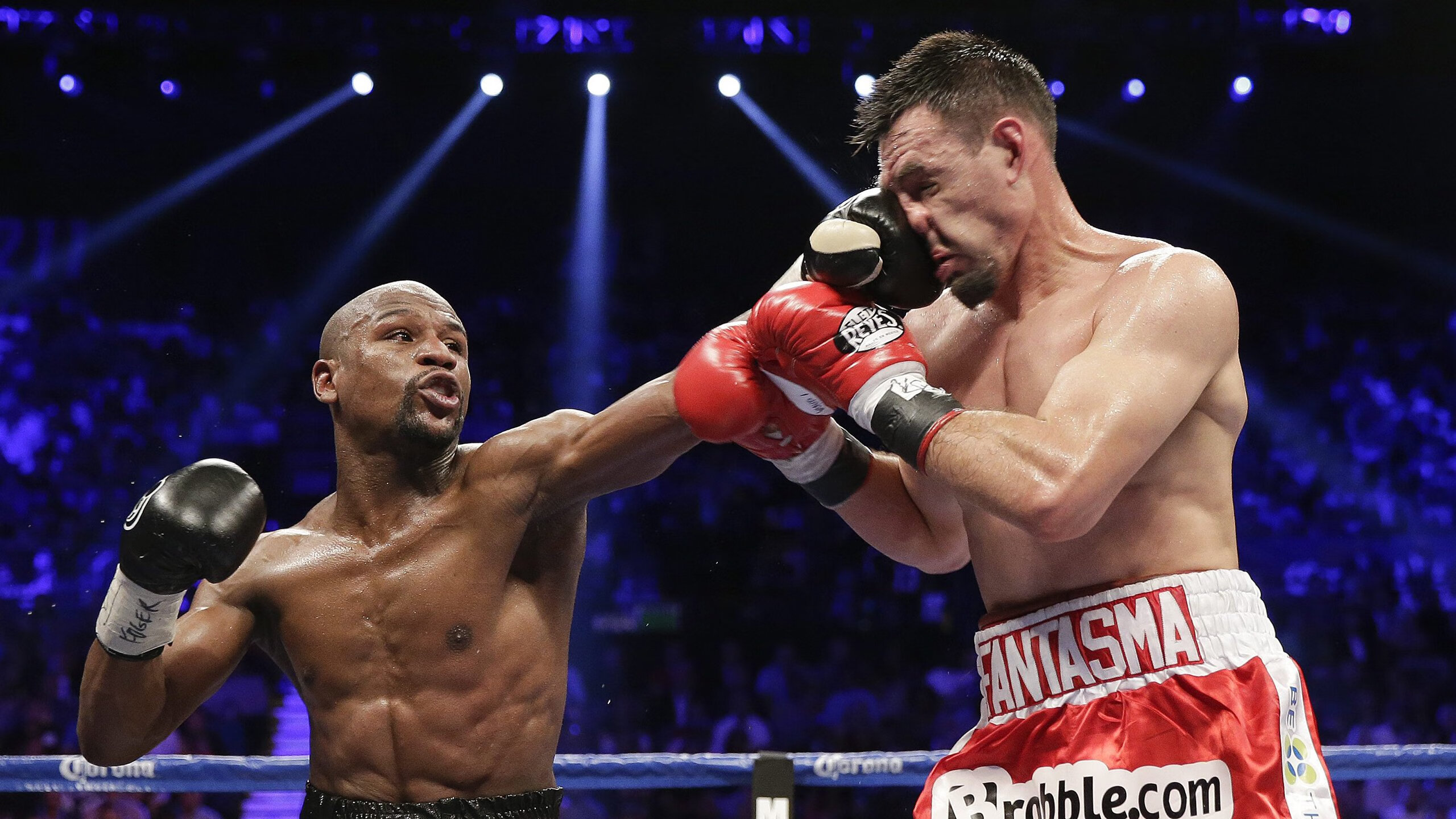 高海拔阻击战，霍勒迪三分雨浇灭雄鹿，掘金强行终结17连胜